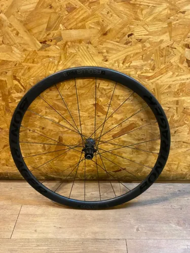 Roda traseira para bicicleta de estrada Bontrager Aeolus Pro 3 TLR - DISC