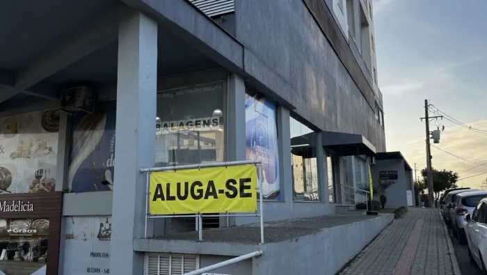 Sala Comercial de esquina no bairro Desvio Rizzo