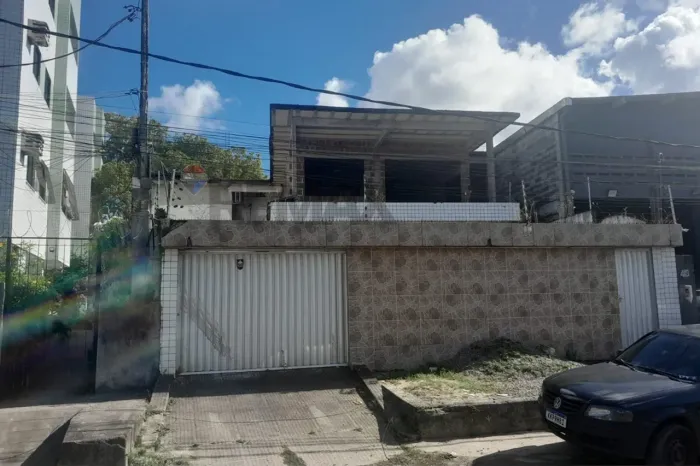 Imóvel no Prado: 7 Quartos e 16 Cômodos, ideal para Morar ou Empresa