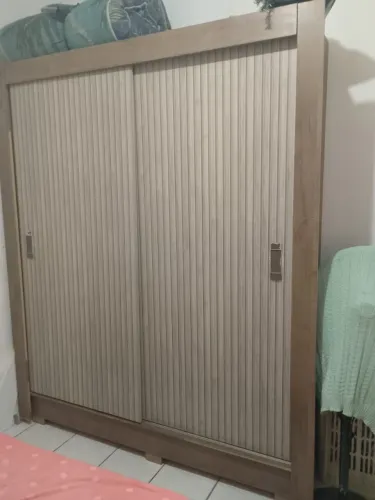Guarda-roupa .