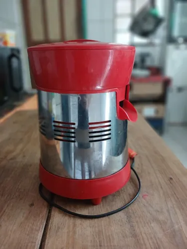 Extrator de Sucos Mondial Turbo Premium E-24.