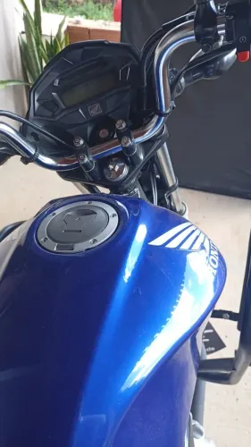 Vendo moto, modelo cg 160 start, ano 2023. Bem conservada, documentação em dia.