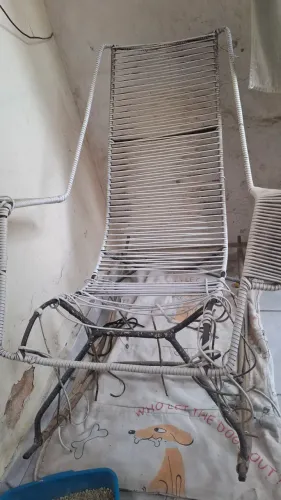 Vendo cadeira de balanço de ferro maciço