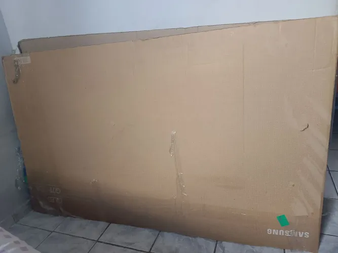 Vendo 2 Smartv 70 e 43 novas para tirar peças