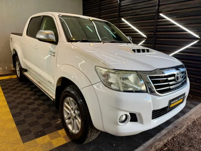 Toyota Hilux CD SRV D4-d 4X4 3.0 TDI Diesel AUT 2015