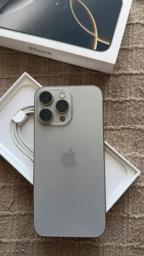iPhone 16 Pro Max 256 GB - Titânio Natural | SOMENTE VENDA