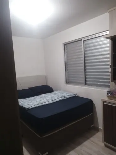 Alugo apartamento de dois quartos em Condomínio fechado. 