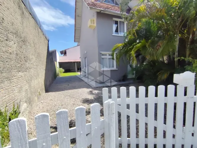 Casa mobiliada em condomínio para alugar - 2 quartos 70m² - Vargem Grande