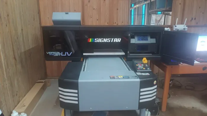 Máquina de impressão UV