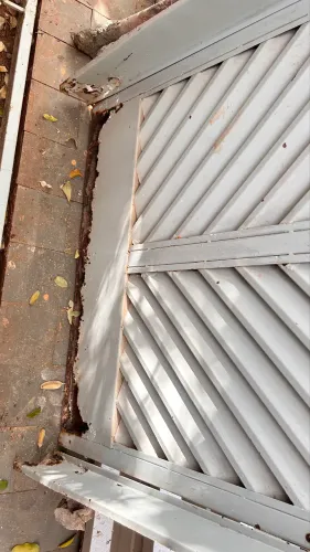 Portão social e Garagem