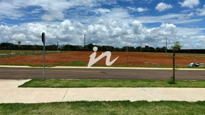 Terreno Residencial em Uberlândia (Bairro Segismundo Pereira) 275,62 m²