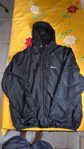 Corta vento preto Nike G