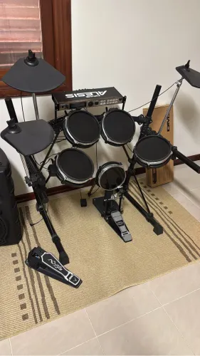 Bateria eletrônica Alesis DM5