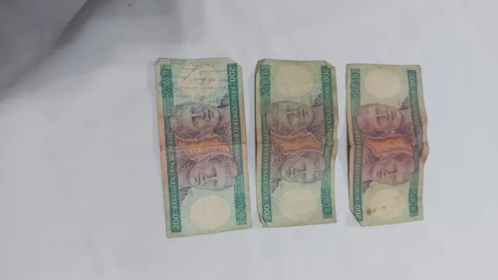 3 Cédulas de 200 Cruzeiros