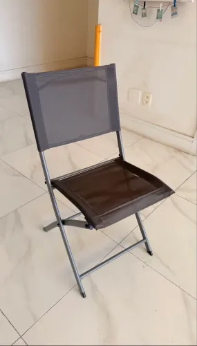 Conjunto com 4 cadeiras dobráveis