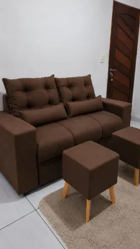 Sofá de luxo dois pufs de brinde . Entrega grátis
