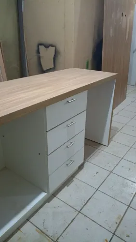 Balcão com gavetas pra frigobar