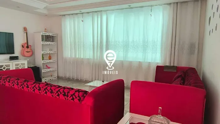 Sobrado à Venda com 4 Quartos, 3 Banheiros e 2 Vagas em São Bernardo - São Paulo/SP