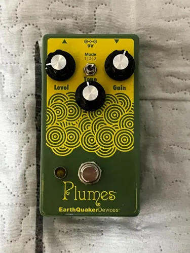 Pedal Plumes Earthquake Devices