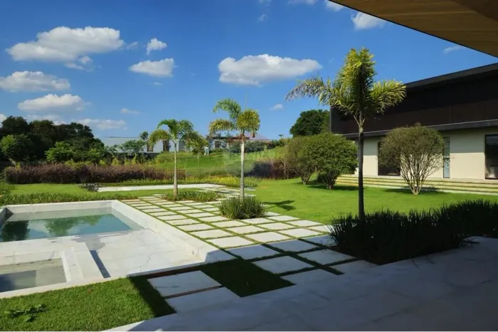 RE/MAX VENDE Casa com 6 quartos à venda, 1111 m² por R$ 22.000.000 - Quinta da Baroneza -