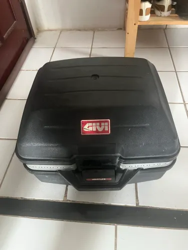 Vendo baú para moto