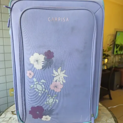 Mala Carpisa Trolley Soft Shell Estampa Da Marca 62 Cm Lilás