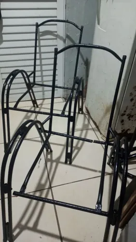 Cadeiras de terraço so a armacao falta cobrir e soldar