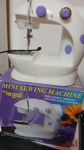 Mini máquina de costura 