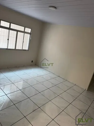 Casa para Locação no Jaguaribe Osasco | 2 Quartos, Quintal e 4 Vagas.