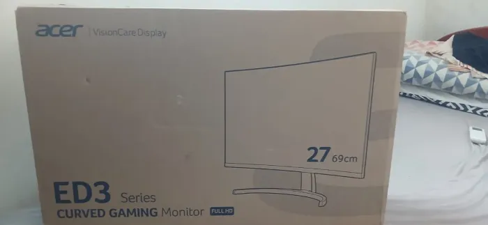 Monitor full HD curvo Acer 165 HZ 27 polegadas