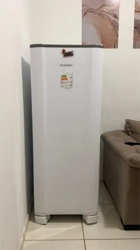Geladeira Esmaltec
