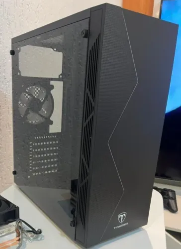 Gabinete gamer T-dagger p03b RGB Mid Tower | lateral em acrílico | excelente estado