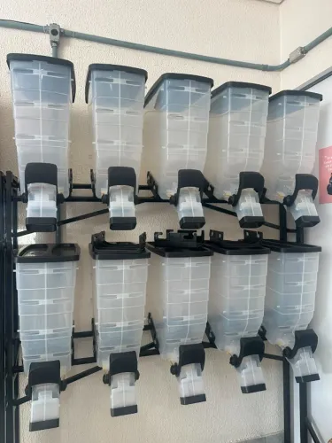 Dispenser expositor de ração DuraPets c/ 10 peças de 40L