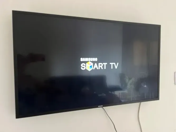 Smart TV Samsung 43" Full HD - Modelo UN43J5290