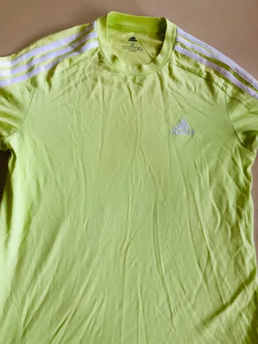 Camiseta adidas nova