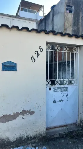 Imóvel para venda possui 500 metros quadrados com 4 casas