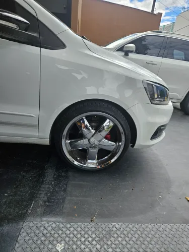 Vendo ou troco Rodas aro 18 multi furo 4 pneus novos 100%