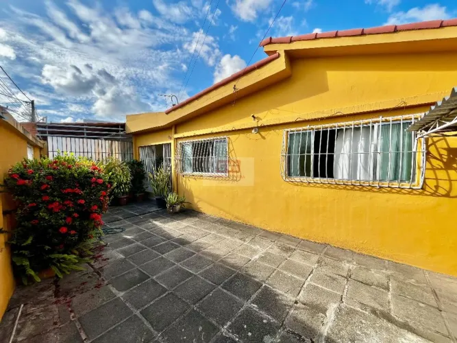 Casa em San Martin - Rua José Veloso - Somente à vista