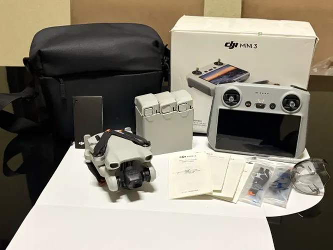 DJI Mini 3 Fly More Combo Plus + Controle com Tela 