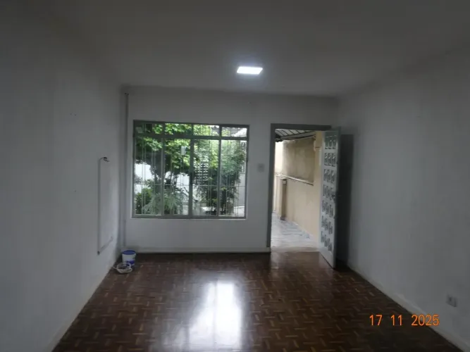 Sobrado para aluguel com 248 metros quadrados com 4 quartos