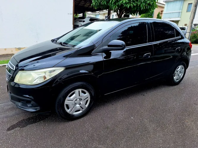 Chevrolet Onix Hatch LT 1.0 8V Flex Power Mec. 4P 2013