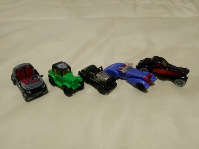 Lote carrinhos Kinder ovo.