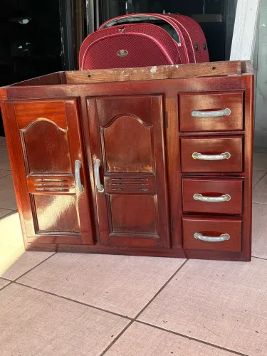 Gabinete de banheiro madeira 