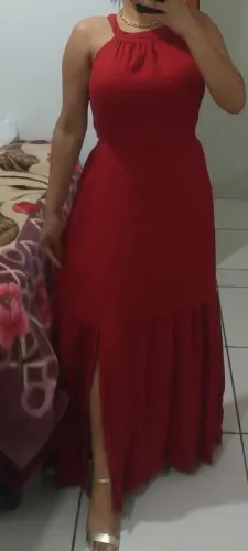Vestido vermelho longo com fenda