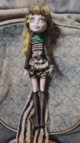 Monster High G1 - Twyla Boogeyman (Fora de Linha)