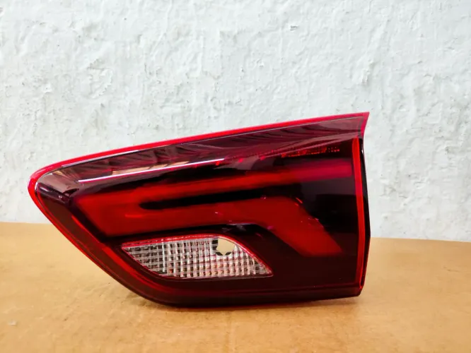 Lanterna tampa traseira Onix plus sedan, lado direito 2020/2026, original LED