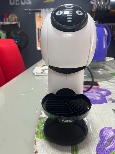 Vendo cafeteira Nescafé Dolce Gusto Genio S Plus