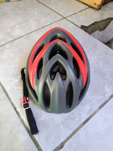 Capacete Ciclismo High One Vermelho e Cinza Usado em Boas Condições