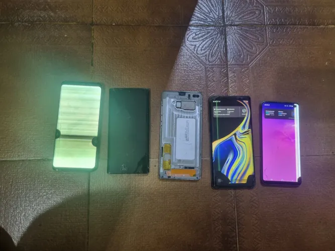 Celulares Samsung com defeito.