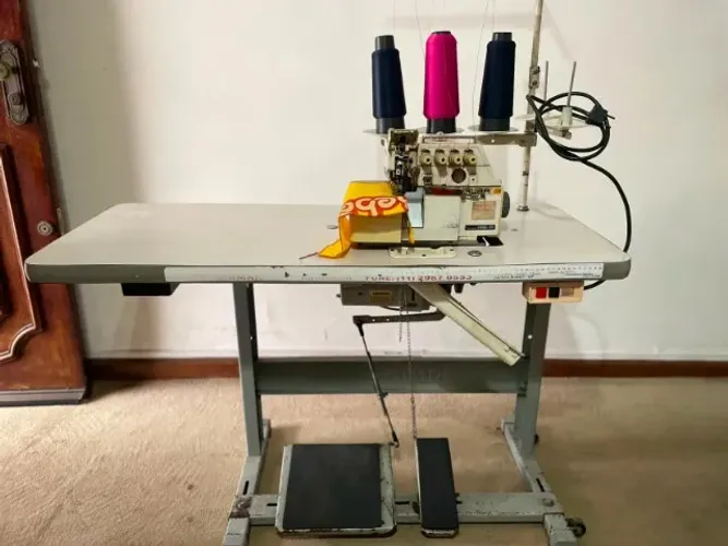 Máquina Interlok Siruba 757 516M2-35 Industrial - Excelente Estado